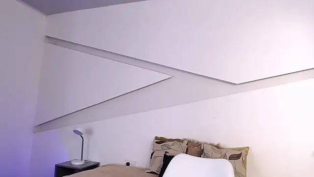 Snapshot of hot_little_bunny chatting on 09-18-25, 09:28 hot little bunny online show from 09-18-25, 09:28