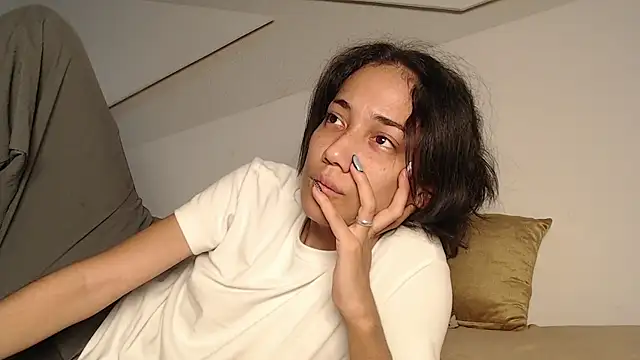 Snapshot of hot_little_bunny chatting on 10-01-25, 09:32 hot little bunny online show from 10-01-25, 09:32