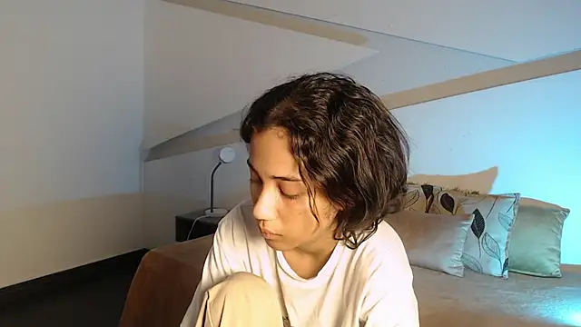 Snapshot of hot_little_bunny chatting on 10-03-25, 09:23 hot little bunny online show from 10-03-25, 09:23