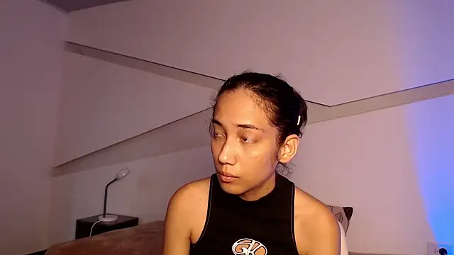 Snapshot of hot_little_bunny chatting on 10-19-25, 08:42 hot little bunny online show from 10-19-25, 08:42