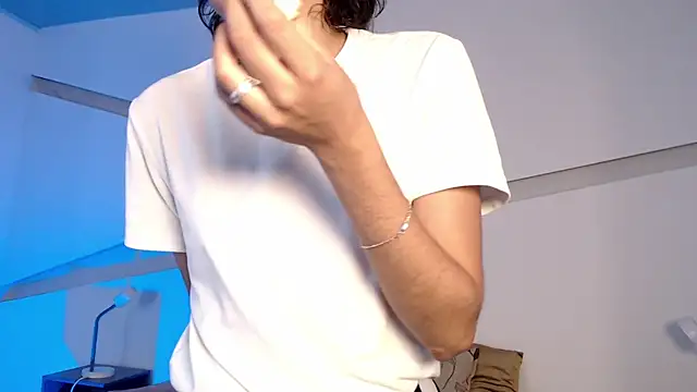 Snapshot of hot_little_bunny chatting on 10-21-25, 08:53 hot little bunny online show from 10-21-25, 08:53