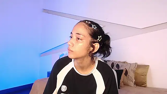 Snapshot of hot_little_bunny chatting on 10-23-25, 08:51 hot little bunny online show from 10-23-25, 08:51