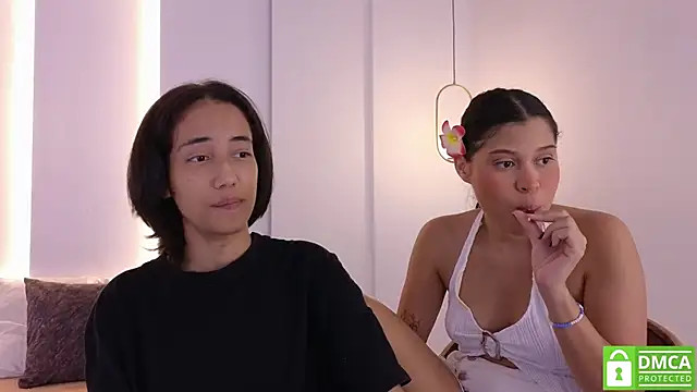 Snapshot of hot_little_bunny chatting on 10-29-25, 09:38 hot little bunny online show from 10-29-25, 09:38