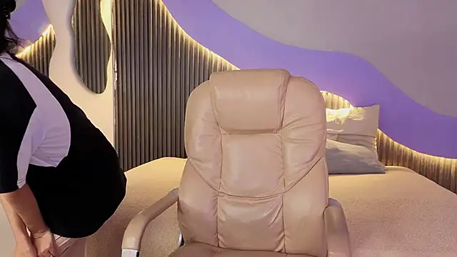 hot little bunny online show from 02-02-26, 09:02