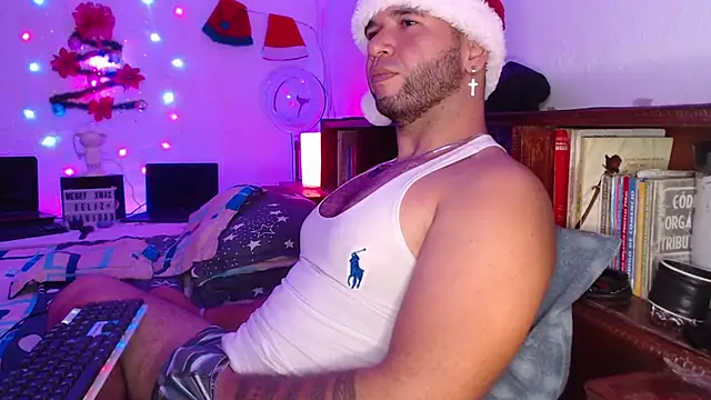 Xein WoIf online show from 12-17-24, 01:39