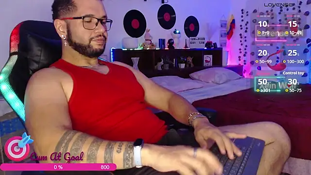 Snapshot of Xein_WoIf chatting on 06-02-26, 02:13 Xein WoIf online show from 06-02-26, 02:13