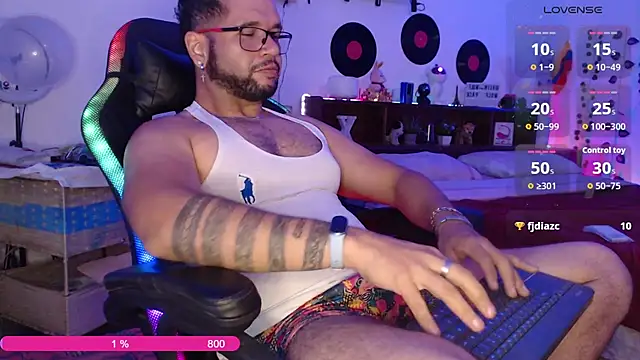 Snapshot of Xein_WoIf chatting on 06-04-26, 02:39 Xein WoIf online show from 06-04-26, 02:39