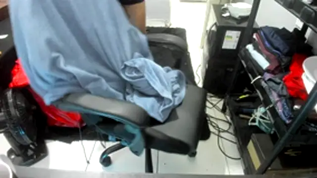 Snapshot of Novin18RJ chatting on 03-11-26, 12:33 Novin18RJ online show from 03-11-26, 12:33