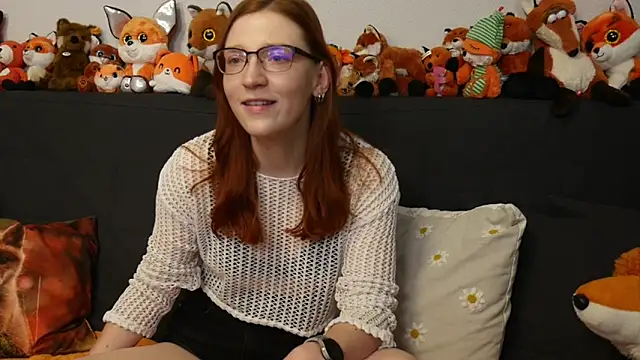 Snapshot of FinaFoxy chatting on 06-17-26, 03:13 FinaFoxy online show from 06-17-26, 03:13