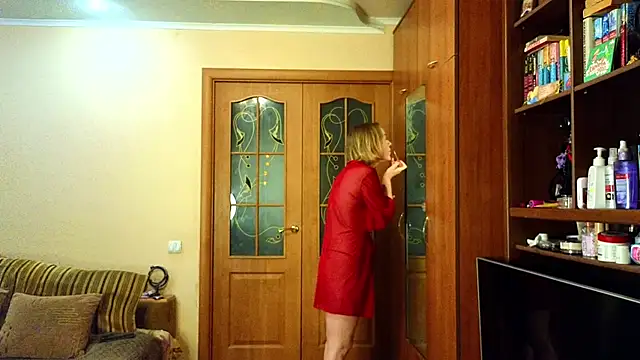 Snapshot of YourQueenX chatting on 03-06-26, 08:44 YourQueenX online show from 03-06-26, 08:44