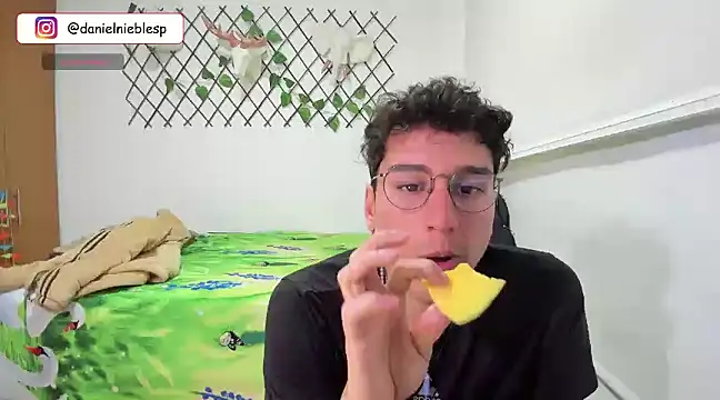 Snapshot of Jackson_Careyy chatting on 03-15-25, 10:33 Jackson Careyy online show from 03-15-25, 10:33