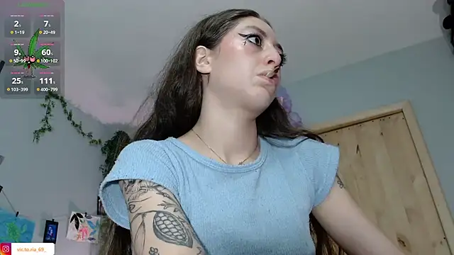 VickyJackson  online show from 10-11-25, 03:43