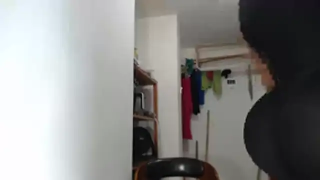 Snapshot of LiraRusso chatting on 04-22-26, 09:38 LiraRusso online show from 04-22-26, 09:38