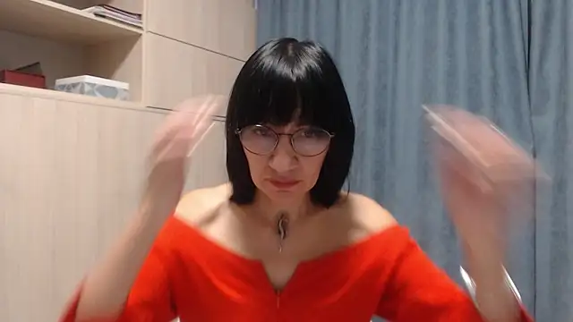 Snapshot of Erica95Bloom chatting on 01-02-25, 07:07 Erica95Bloom online show from 01-02-25, 07:07