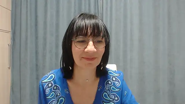 Snapshot of Erica95Bloom chatting on 01-06-25, 05:49 Erica95Bloom online show from 01-06-25, 05:49