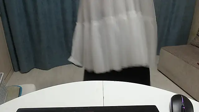 Snapshot of Erica95Bloom chatting on 03-03-25, 06:12 Erica95Bloom online show from 03-03-25, 06:12