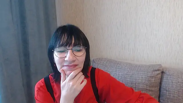 Snapshot of Erica95Bloom chatting on 03-07-25, 02:12 Erica95Bloom online show from 03-07-25, 02:12