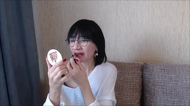 Snapshot of Erica95Bloom chatting on 03-19-25, 02:13 Erica95Bloom online show from 03-19-25, 02:13