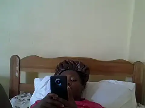 Snapshot of sweet-frida22 chatting on 02-06-25, 12:05 sweet-frida22 online show from 02-06-25, 12:05