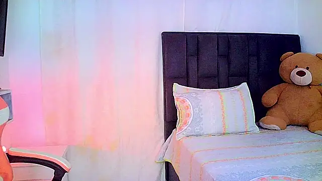 Snapshot of carmen14 chatting on 04-11-26, 07:45 carmen14 online show from 04-11-26, 07:45