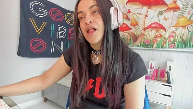 LovelyAzucena online show from 11-11-25, 02:39