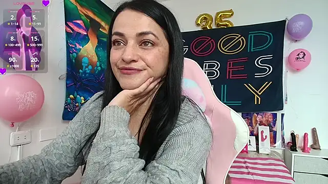 LovelyAzucena online show from 05-08-26, 02:33