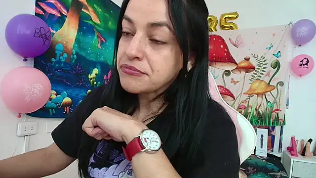 LovelyAzucena online show from 05-09-26, 02:33