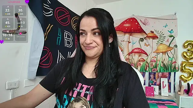 LovelyAzucena online show from 05-22-26, 03:06