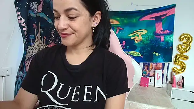 LovelyAzucena online show from 05-23-26, 02:43