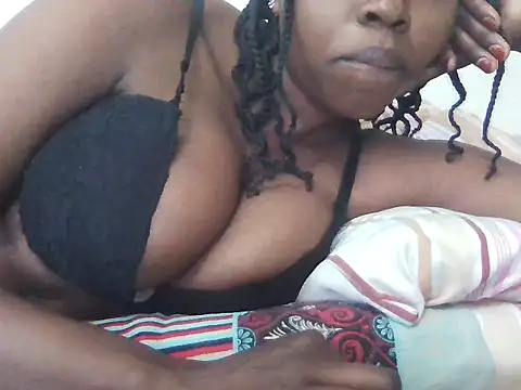 Snapshot of Sexxy_blush1 chatting on 09-22-25, 06:15 Sexxy blush1 online show from 09-22-25, 06:15