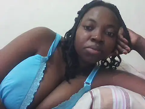 Snapshot of Sexxy_blush1 chatting on 10-10-25, 06:45 Sexxy blush1 online show from 10-10-25, 06:45