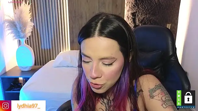 lydhia97  online show from 01-17-25, 05:21
