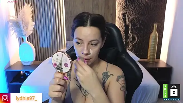 lydhia97  online show from 01-25-25, 02:15