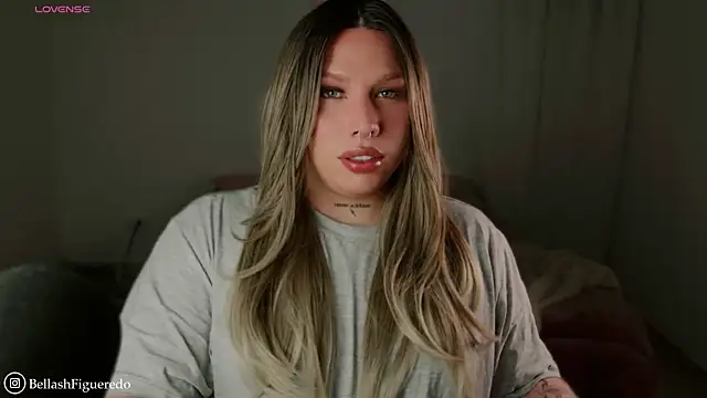 Snapshot of IsabellaFigueredo__ chatting on 03-15-26, 08:31 IsabellaFigueredo online show from 03-15-26, 08:31
