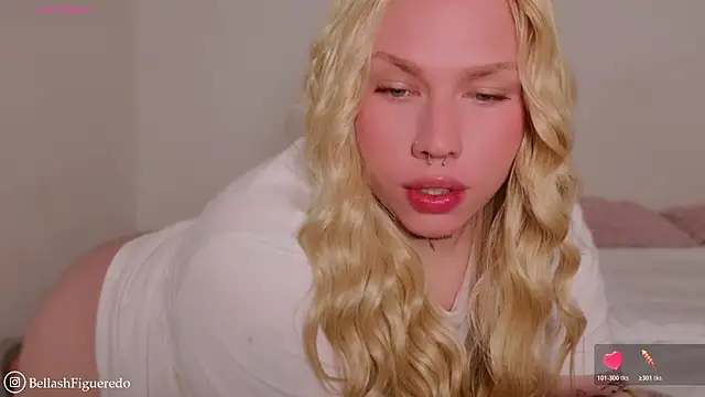 Snapshot of IsabellaFigueredo__ chatting on 03-28-26, 06:02 IsabellaFigueredo online show from 03-28-26, 06:02