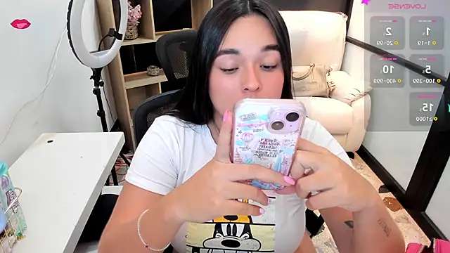 Snapshot of CelesteBrucee chatting on 02-04-25, 02:17 CelesteBrucee online show from 02-04-25, 02:17