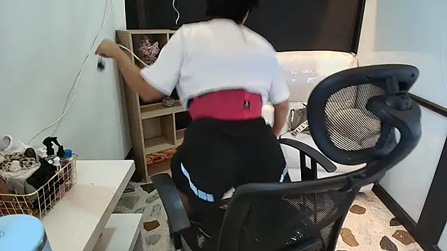 Snapshot of CelesteBrucee chatting on 02-10-25, 08:31 CelesteBrucee online show from 02-10-25, 08:31