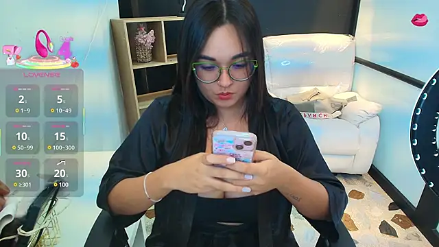 Snapshot of CelesteBrucee chatting on 02-13-25, 12:35 CelesteBrucee online show from 02-13-25, 12:35