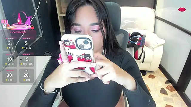 Snapshot of CelesteBrucee chatting on 03-21-25, 11:23 CelesteBrucee online show from 03-21-25, 11:23