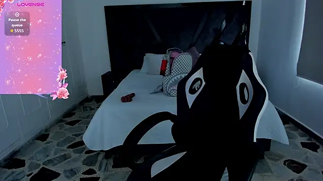 Snapshot of CelesteBrucee chatting on 09-13-25, 07:24 CelesteBrucee online show from 09-13-25, 07:24