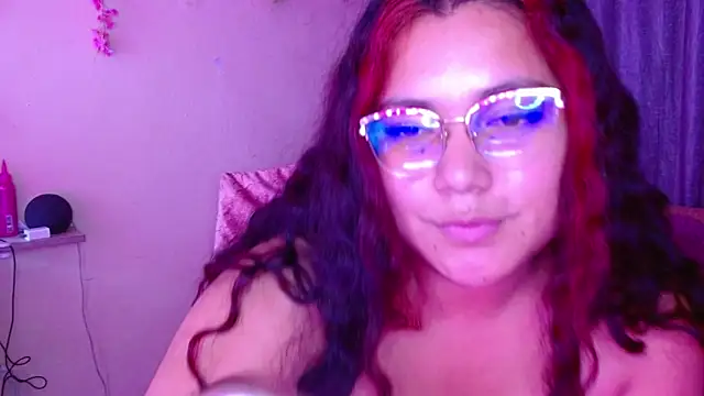 Snapshot of girl_milk2 chatting on 10-06-25, 02:58 girl milk2 online show from 10-06-25, 02:58