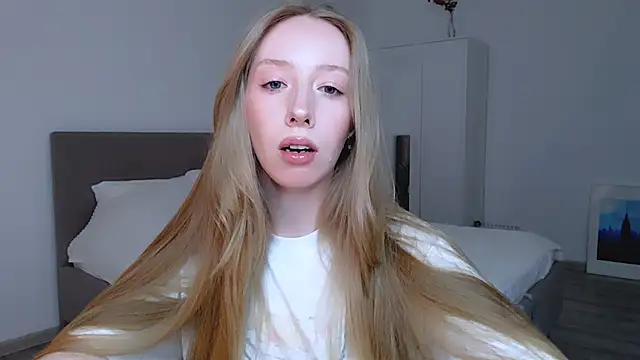 Luna insniity online show from 12-28-24, 08:15