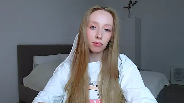 Luna insniity online show from 10-12-25, 09:03