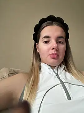 Donna Evans online show from 10-30-25, 02:24