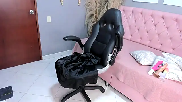 Anahi falcon online show from 02-12-26, 12:44