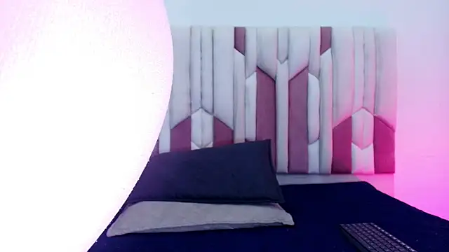 Snapshot of lucyy_gray chatting on 09-23-25, 03:09 lucyy gray online show from 09-23-25, 03:09