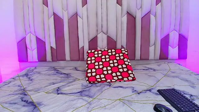 Snapshot of lucyy_gray chatting on 10-15-25, 03:06 lucyy gray online show from 10-15-25, 03:06