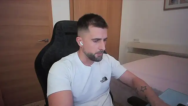 alex877x online show from 10-24-25, 04:03