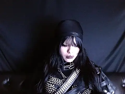 Snapshot of XXIOUX chatting on 10-28-25, 12:19 XXIOUX online show from 10-28-25, 12:19