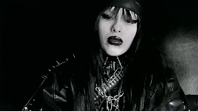 Snapshot of XXIOUX chatting on 03-19-26, 02:43 XXIOUX online show from 03-19-26, 02:43